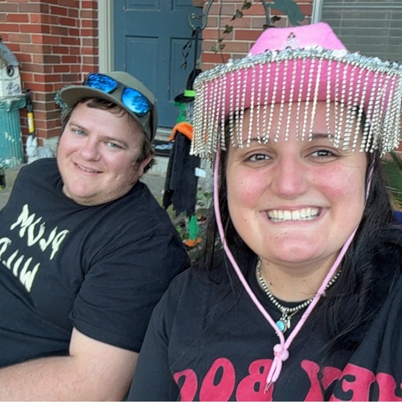 Meet your Posher, Emily - Picture 2 of 3